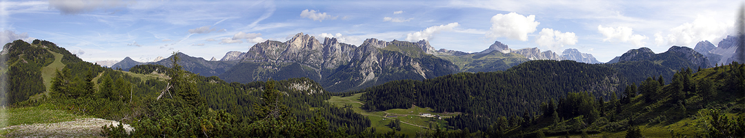 Foto panoramiche del lago e cima Coldai