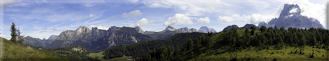 Foto panoramiche del lago e cima Coldai