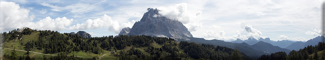 Foto panoramiche del lago e cima Coldai